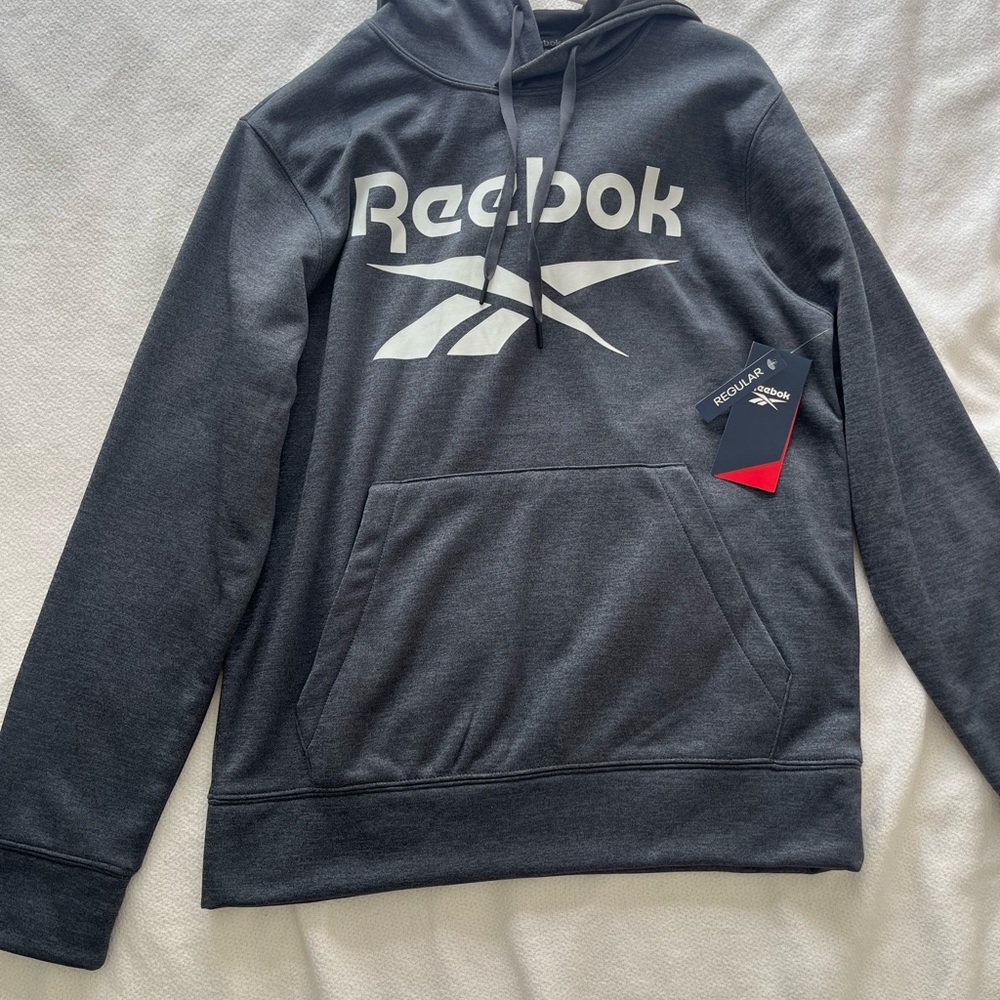 Reebok Men's Charcoal Hoodie w Gray Reebok Shirt